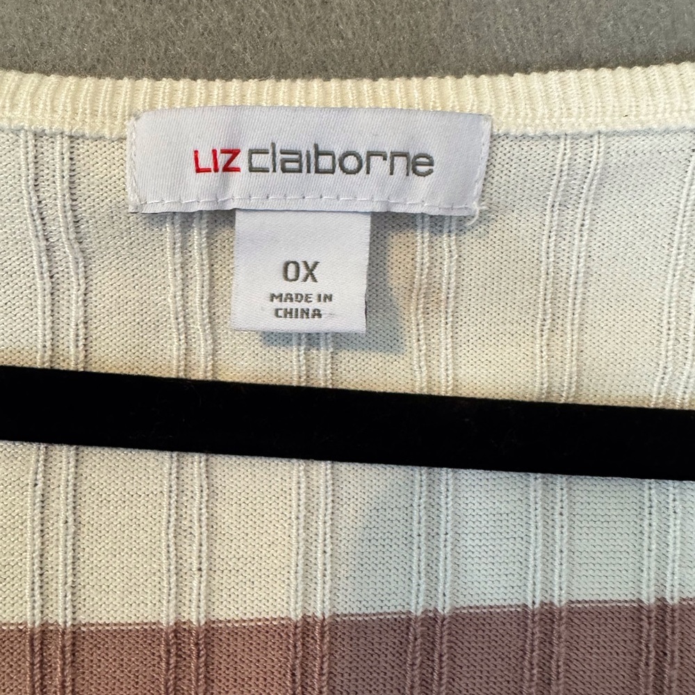 Liz Claiborne Ribbed Sweater in Cream and Pink. Excellent Condition. - Picture 3 of 5